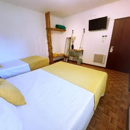 Pensionat Geres Guest House 4*